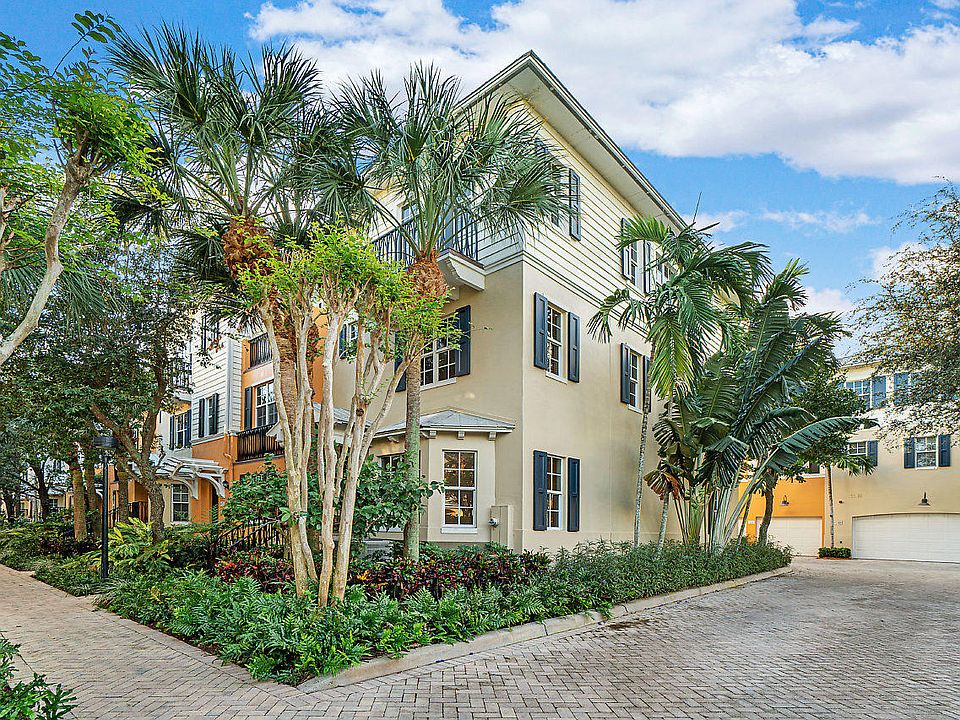Home For Sale In Mallory Square