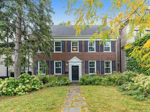 224 Forest Hill Rd, Toronto, ON M5P 2N5