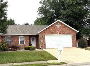 1670 Lakepointe Estates Dr, O'Fallon, IL 62269