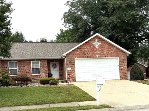 1670 Lakepointe Estates Dr, O'Fallon, IL 62269