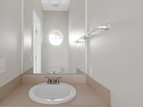 2nd image of 2612 Ravenwood Ct