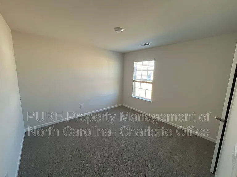 128 Sycamore Springs Dr — Photo 22