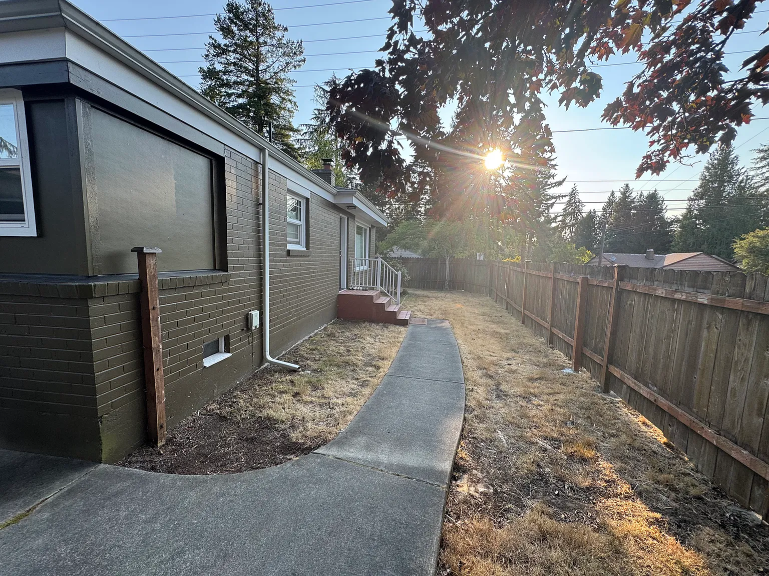 16626 15th Ave NE — Photo 1
