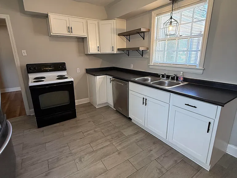 764 Dunn Ave — Photo 10