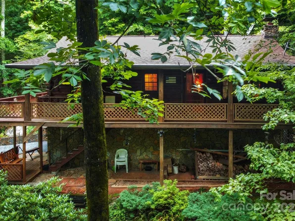 34 Rainbow Lake Cir, Black Mountain, NC 28711