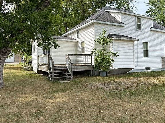 4th image of 215 1st St NE
