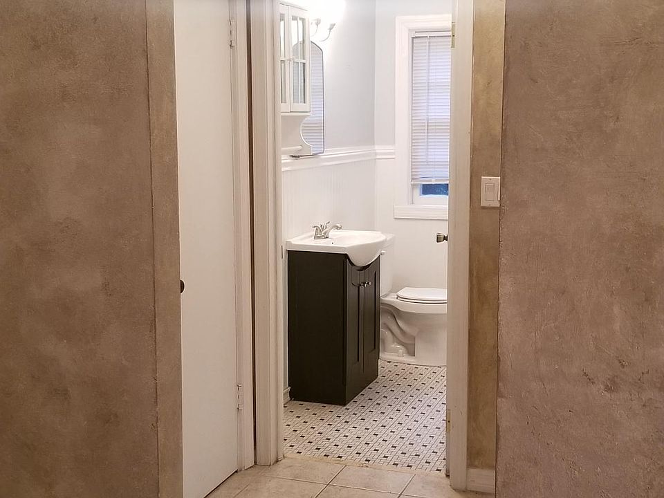 1st image of 333 Daytona Ave #2