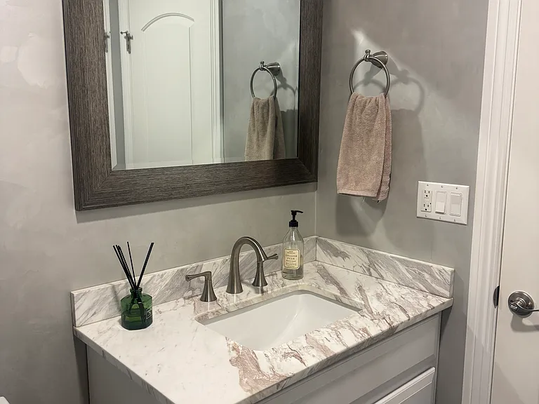 6015 Varna Ave — Photo 8