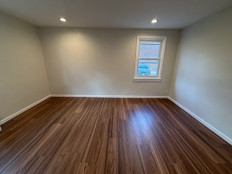 11 S Carpenter Ter #1L — Photo 7