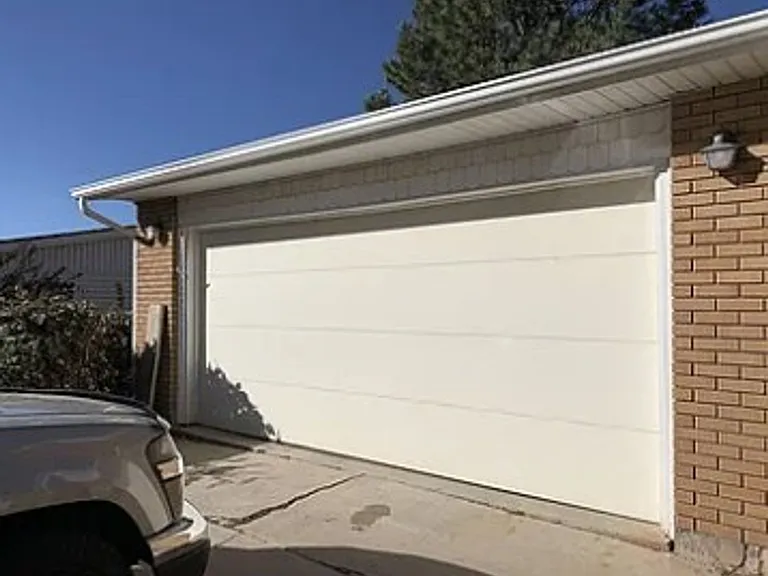 299 N Highland Dr — Photo 2