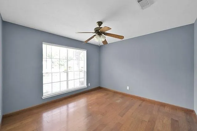 6715 Dillon Dr — Photo 20