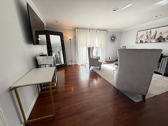 2nd image of 33 Halleck St Floor 2