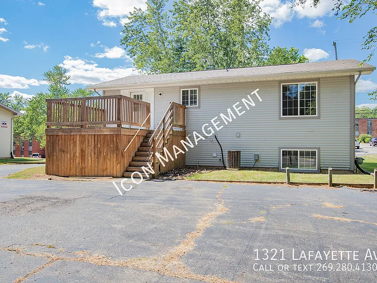 1321 Lafayette Ave — Photo 16