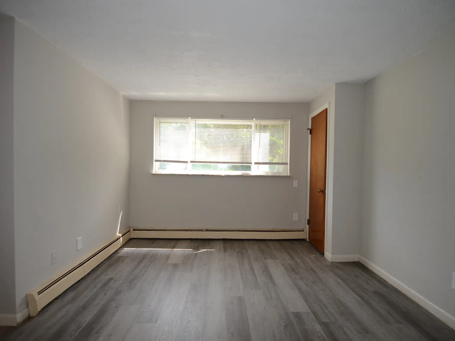 1 bed, 700 sqft, $995 — Photo 3