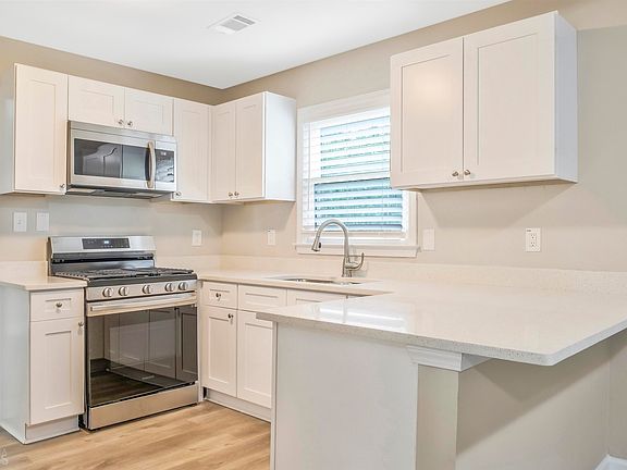 4th image of 130 Birch Creek Cir