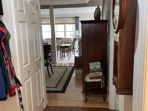 5th image of 35 Coveside Ln #35