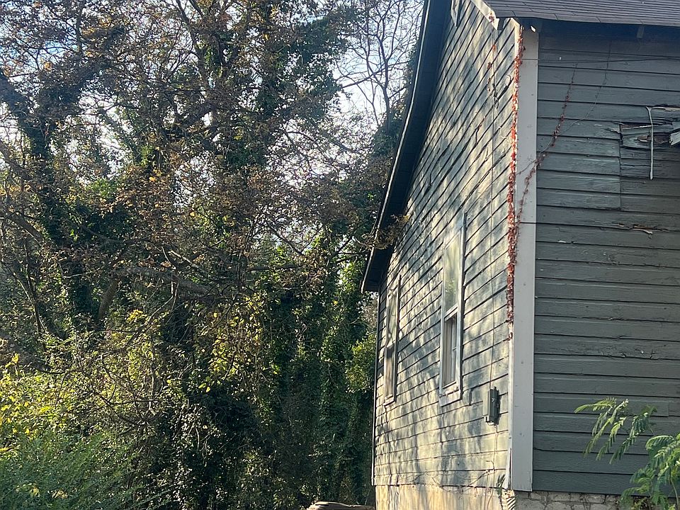 2nd image of 325 Ross St