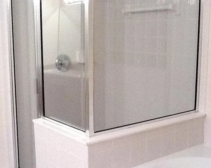 Master Bath Shower & Tub
