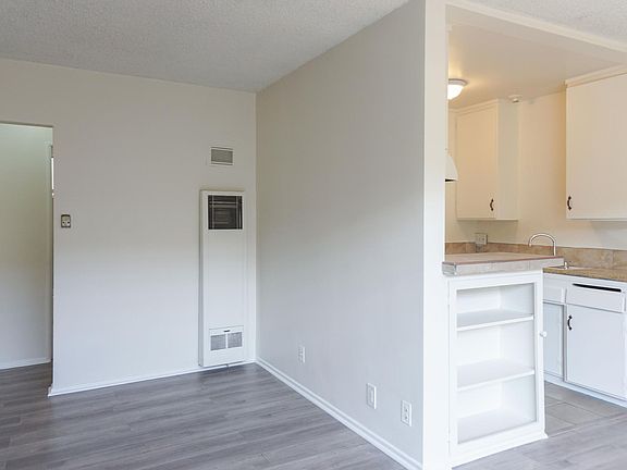 5th image of 1440 Logan St APT 2