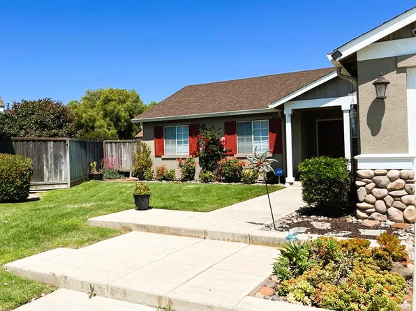 19 Chablis Cir, Salinas, CA 93906