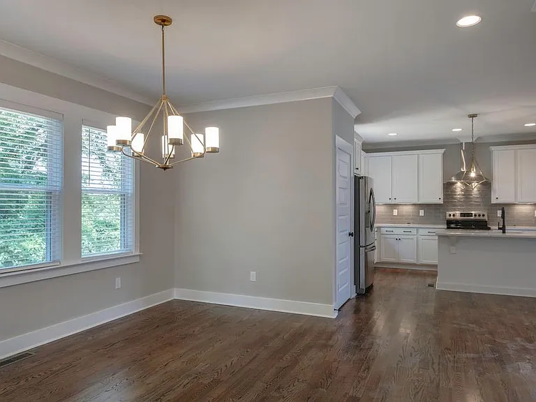 1112 Walsh St #B — Photo 10