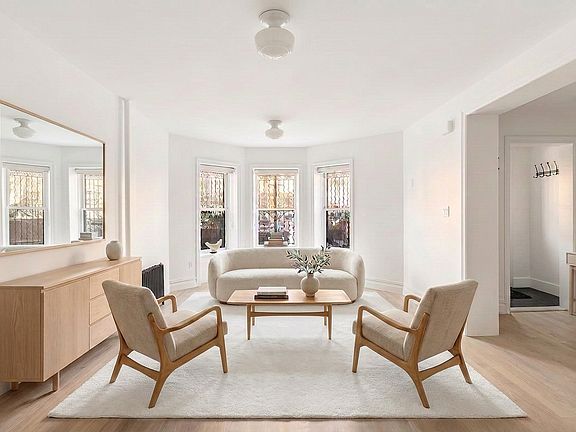 4th image of 536 2nd St