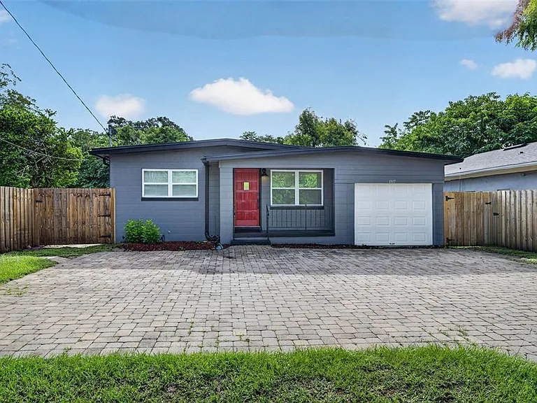 1317 Cloverlawn Ave — Photo 1