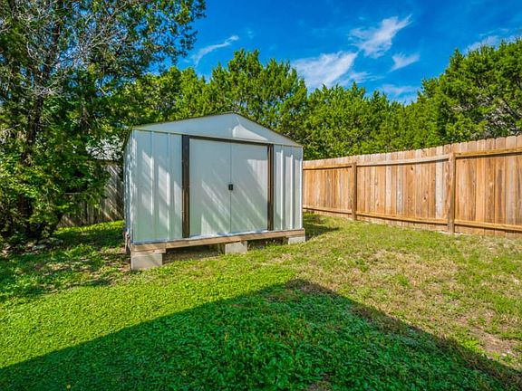 4th image of 22332 Briarcliff Dr