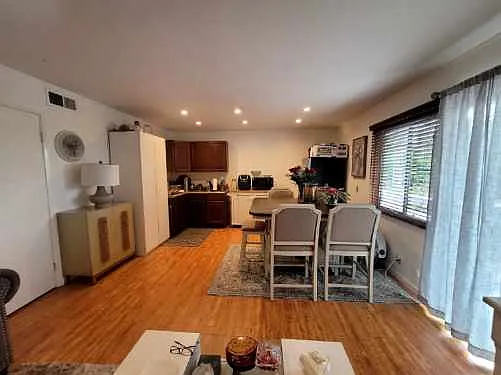 122 S Nardo Ave — Photo 4