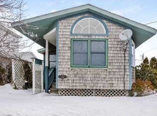 366 Park Ave, Portsmouth, RI 02871