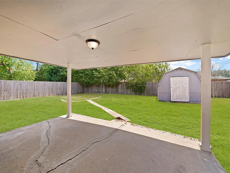 2835 Dragonwick Dr — Photo 19