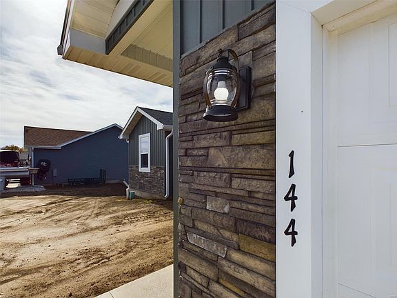 2nd image of 144 La Vista Dr