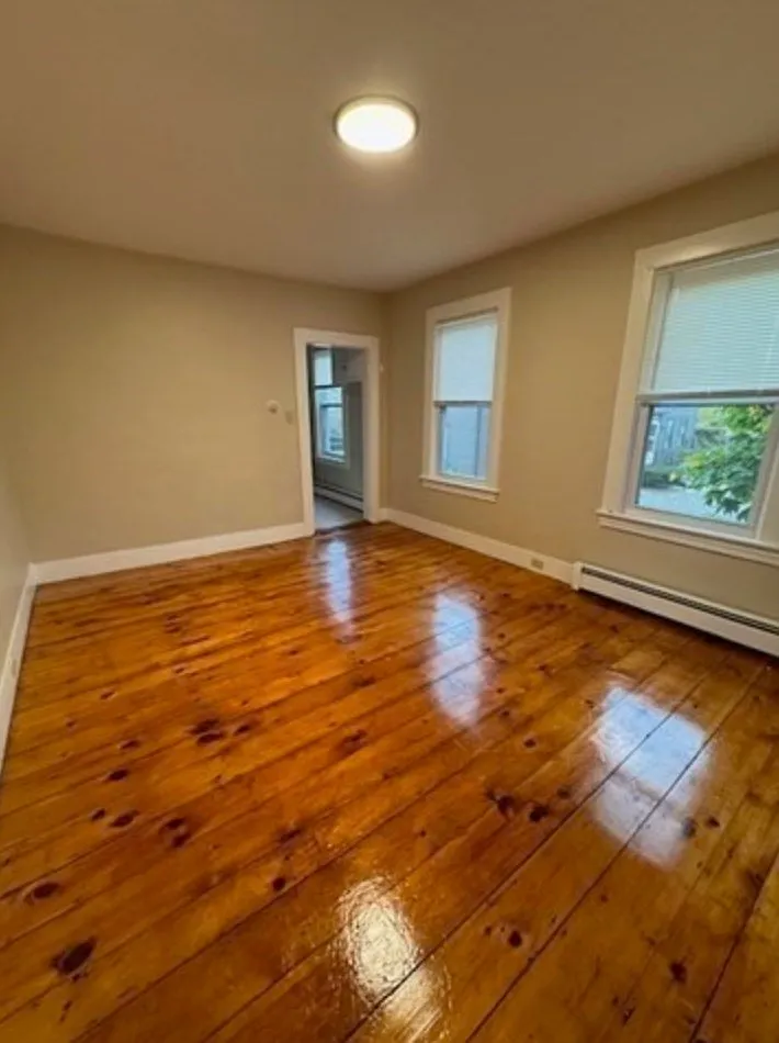2 bed, 1.0 bath, 750 sqft, $2,200 — Photo 4