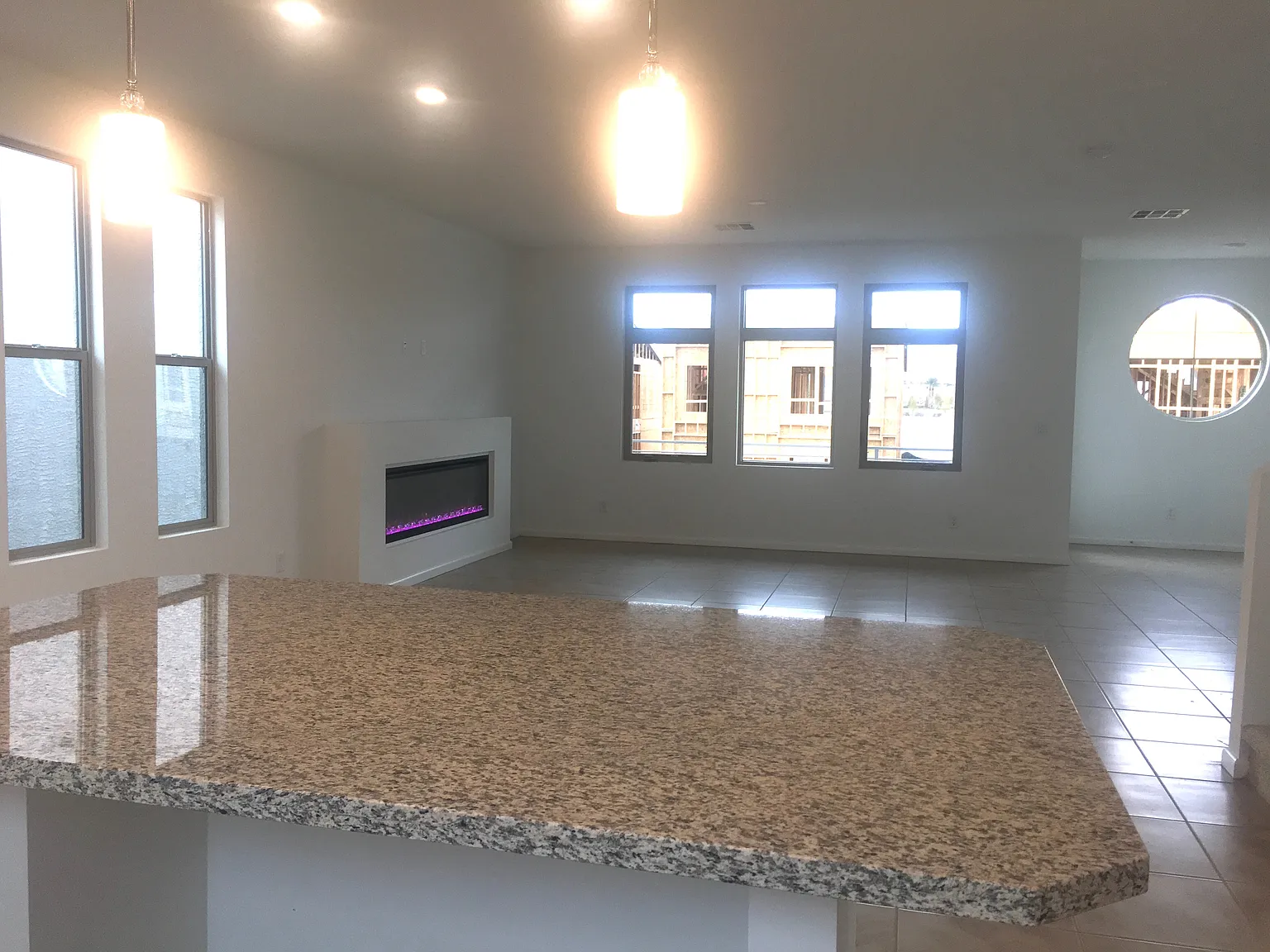4 bed, 2276 sqft, $2,800 — Photo 4