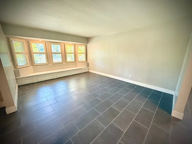 496 Converse Ave — Photo 7