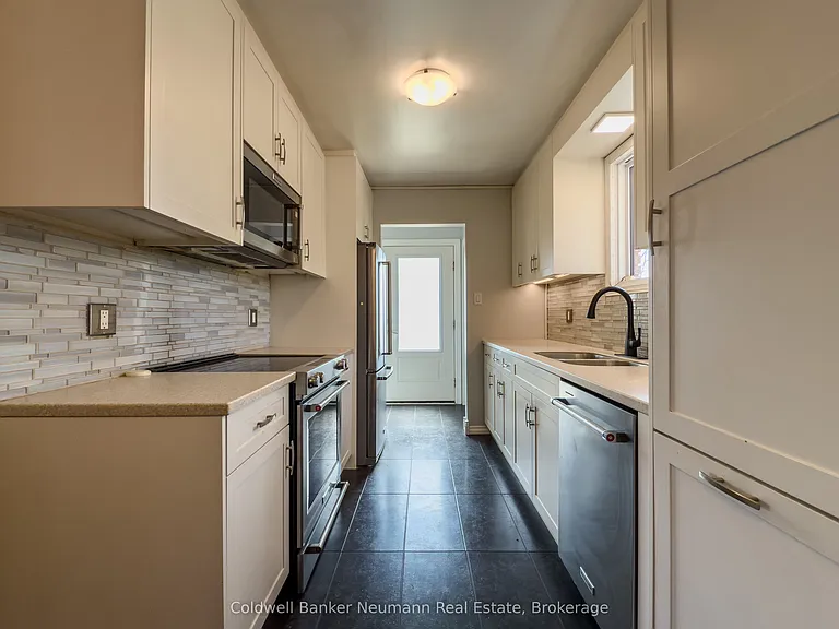 37 Dunhill Cres #UPPER — Photo 5