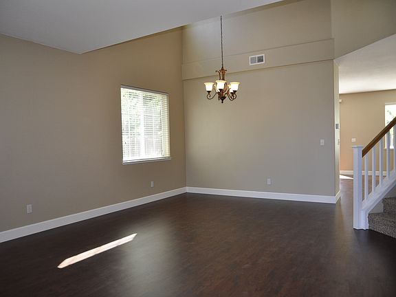 2nd image of 1515 Peppertree Ct