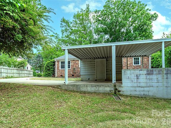 5th image of 3428 Wade Ave