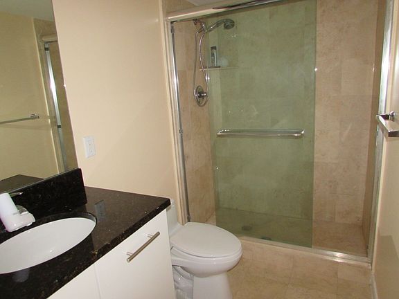 5th image of 3300 NE 191st St APT 1516