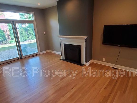 4th image of 1404 Barnsdale St