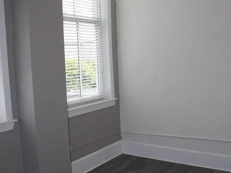 114 W Court St #101 — Photo 7