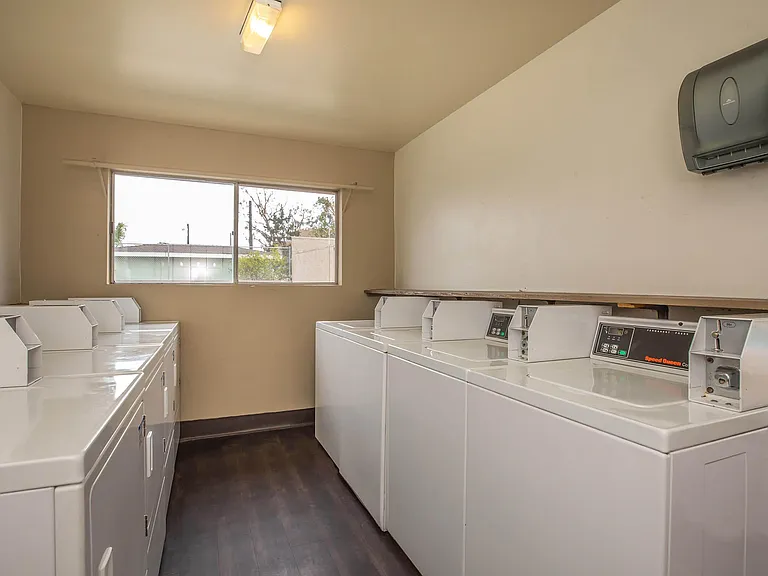 The Monrovia Apartment Homes — Photo 14