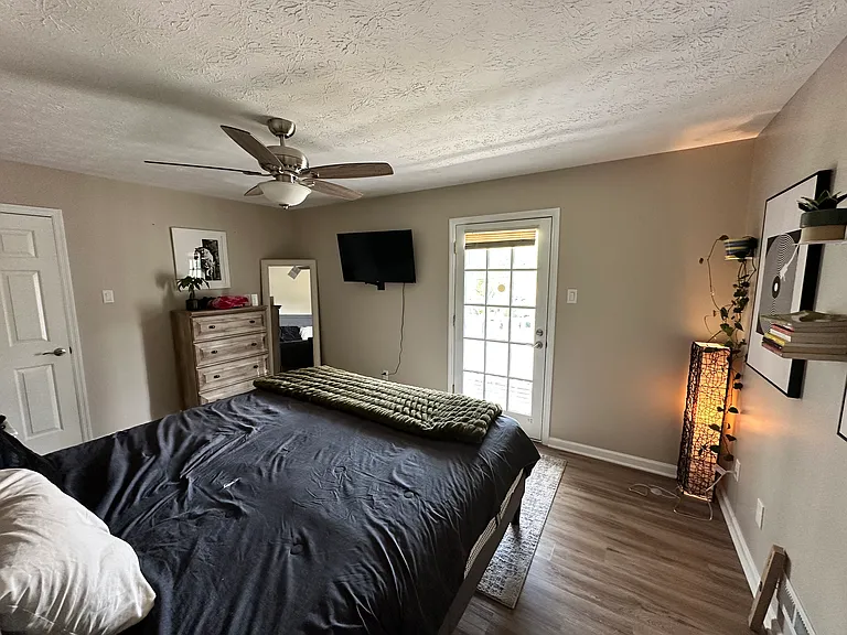 10117 Wolf Den Ln — Photo 14