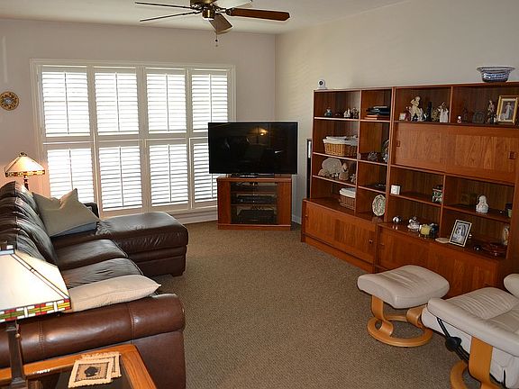 2nd image of 504 E Anglewood Dr