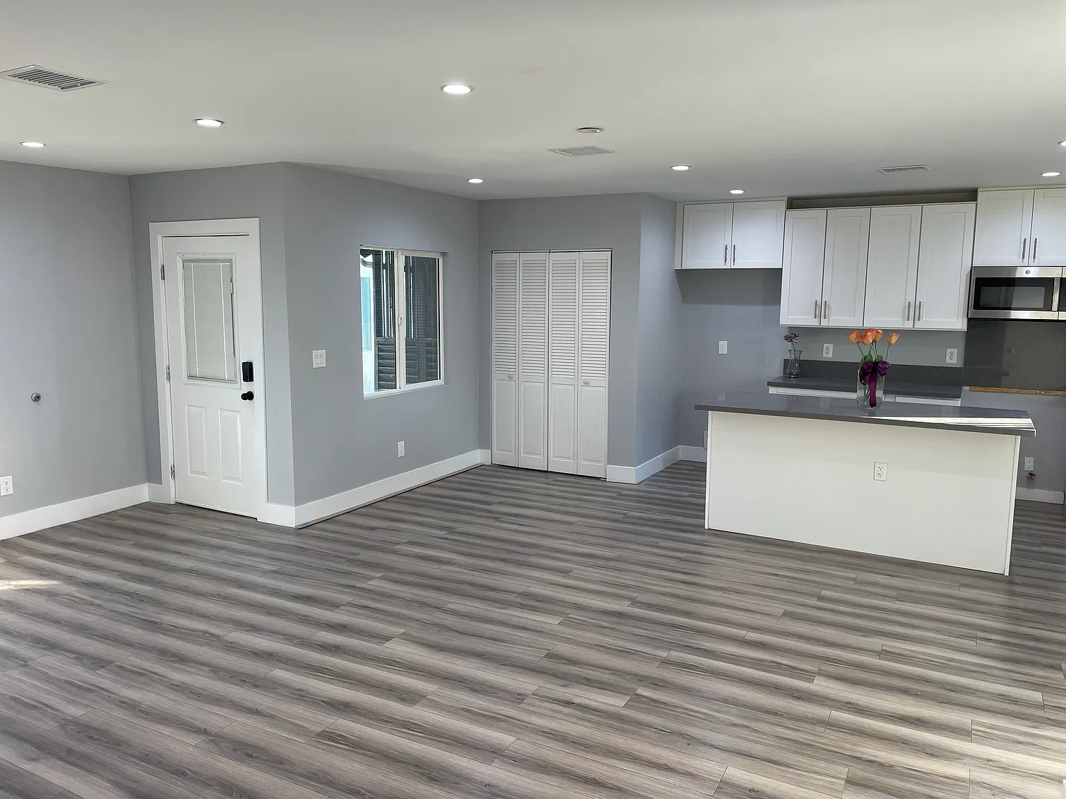 3 bed, $3,400 — Photo 4