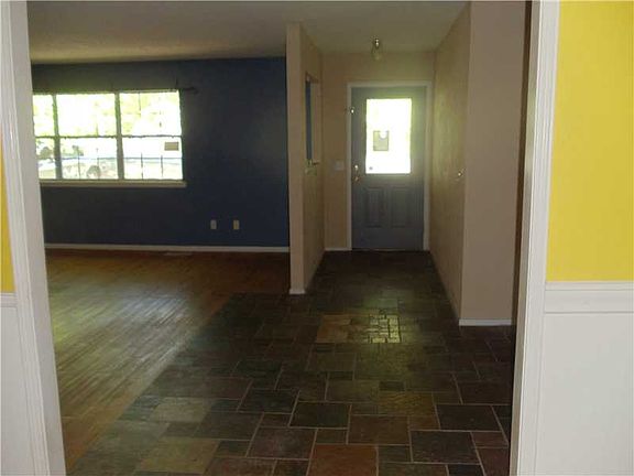 4th image of 8244 Fairway Dr