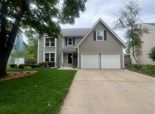 8050 Lakeview Ave, Lenexa, KS 66219