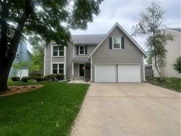 8050 Lakeview Ave, Lenexa, KS 66219