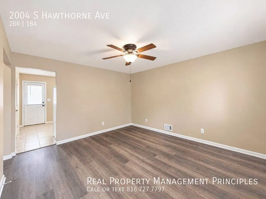Completely Remodeled 2 Bedroom 1 Bath Townhouse with Maintenance Free Lawn! Deposit Free Living A... — Photo 3