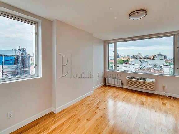 2nd image of 2627 28th St APT 2B